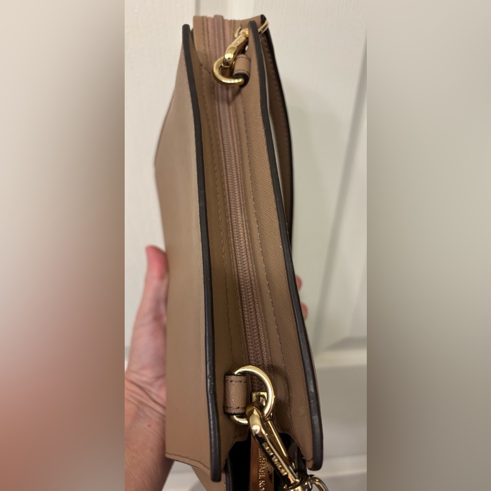 Michael Kors taupe Selma crossbody - Like New - Picture 8 of 10